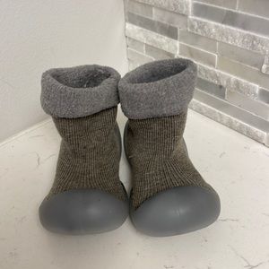 NWOT, non slip shoes!